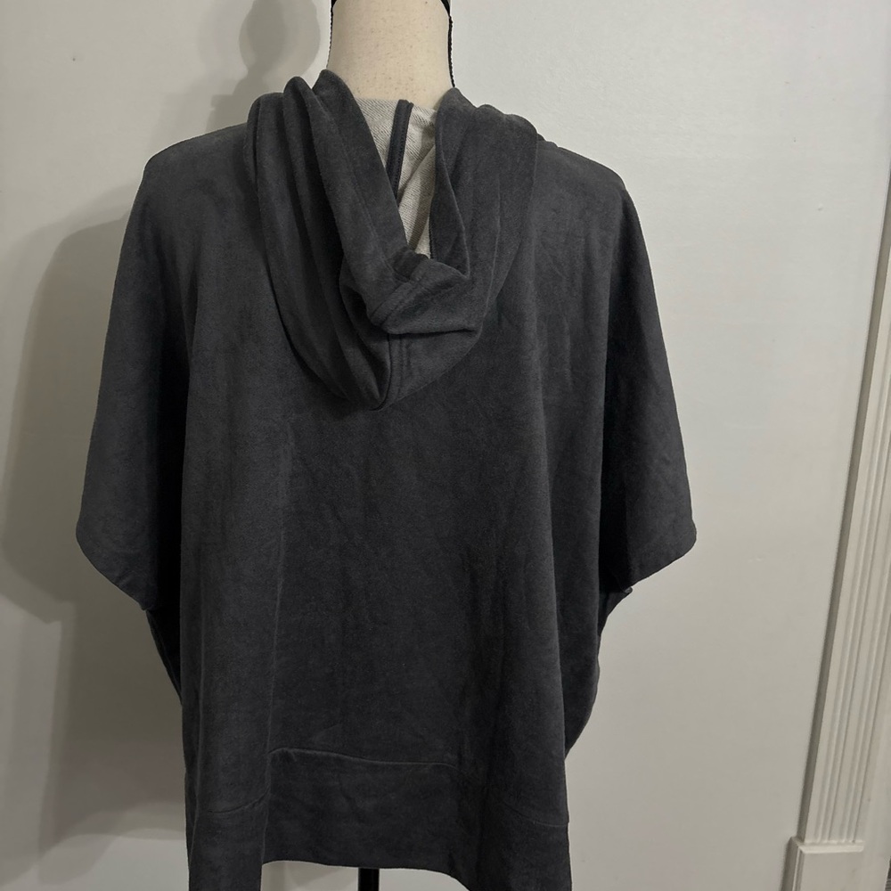 Cut the Frills Charcoal Gray Hooded Women's Top OS NWT - Picture 2 of 5